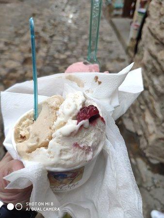 Gelat Artesà de Peratallada