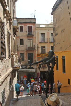 Monumento a Salvador Dali